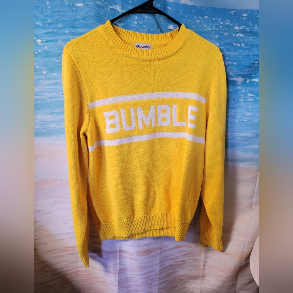 Bumble NWOT Yellow Collegiate‎ Look Sweater Size Small